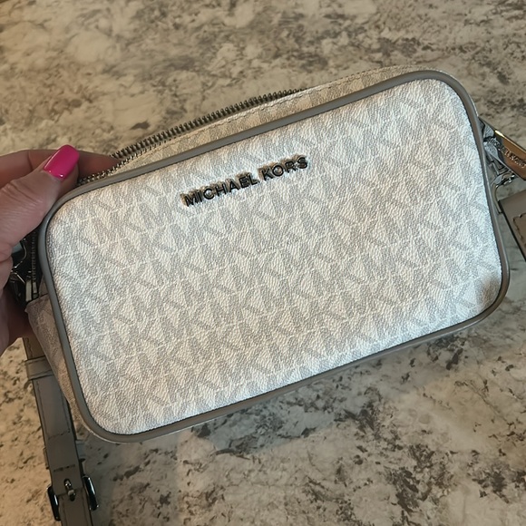 MK Michael Kors Connie Small Camera Bag - Picture 8 of 11